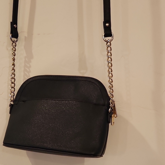 Steve Madden Black Crossbody Bag with Gold Chain - Picture 3 of 8